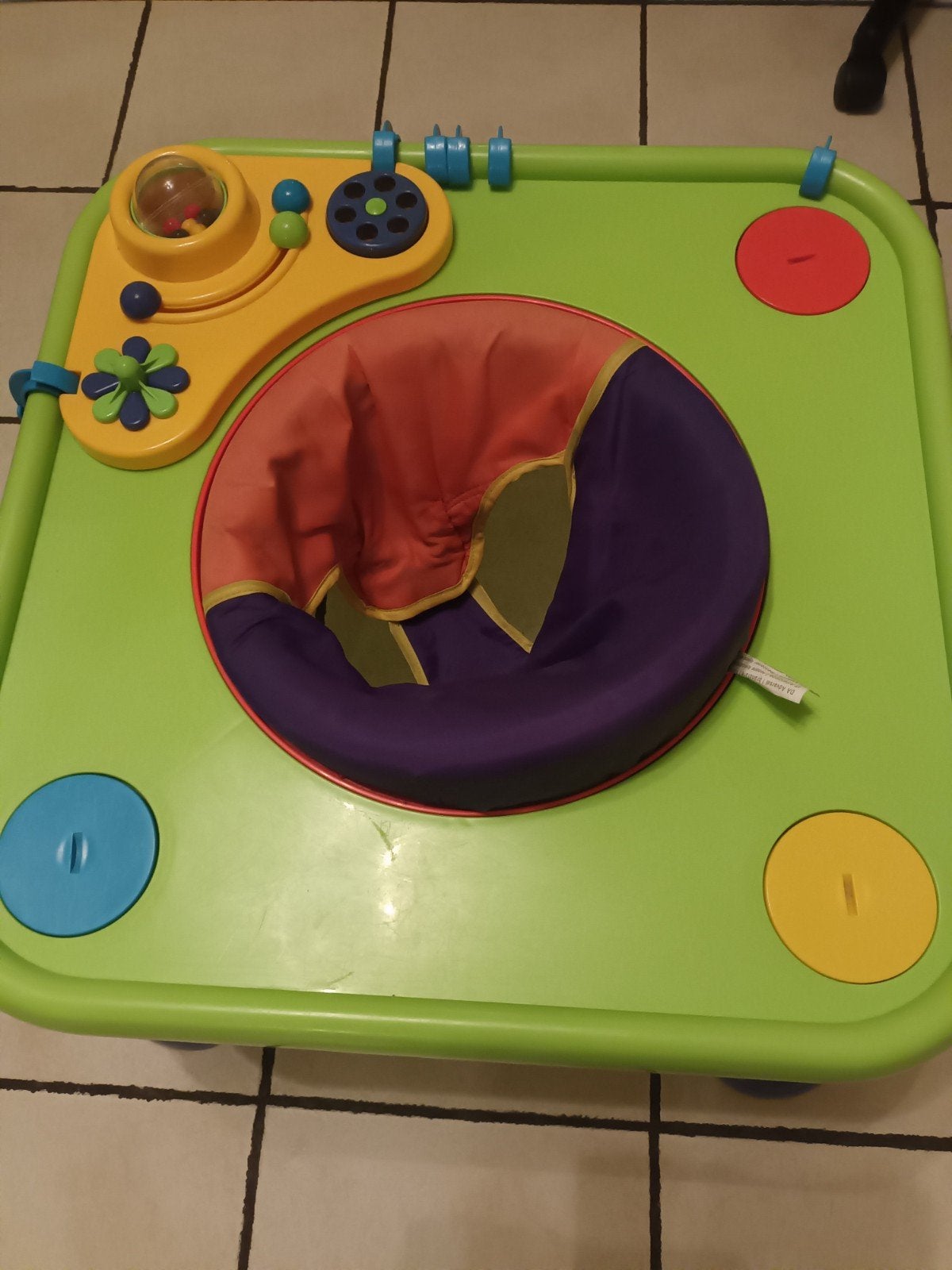 table de jeux avec siège 10€, Enfants & Bébés, Enlèvement