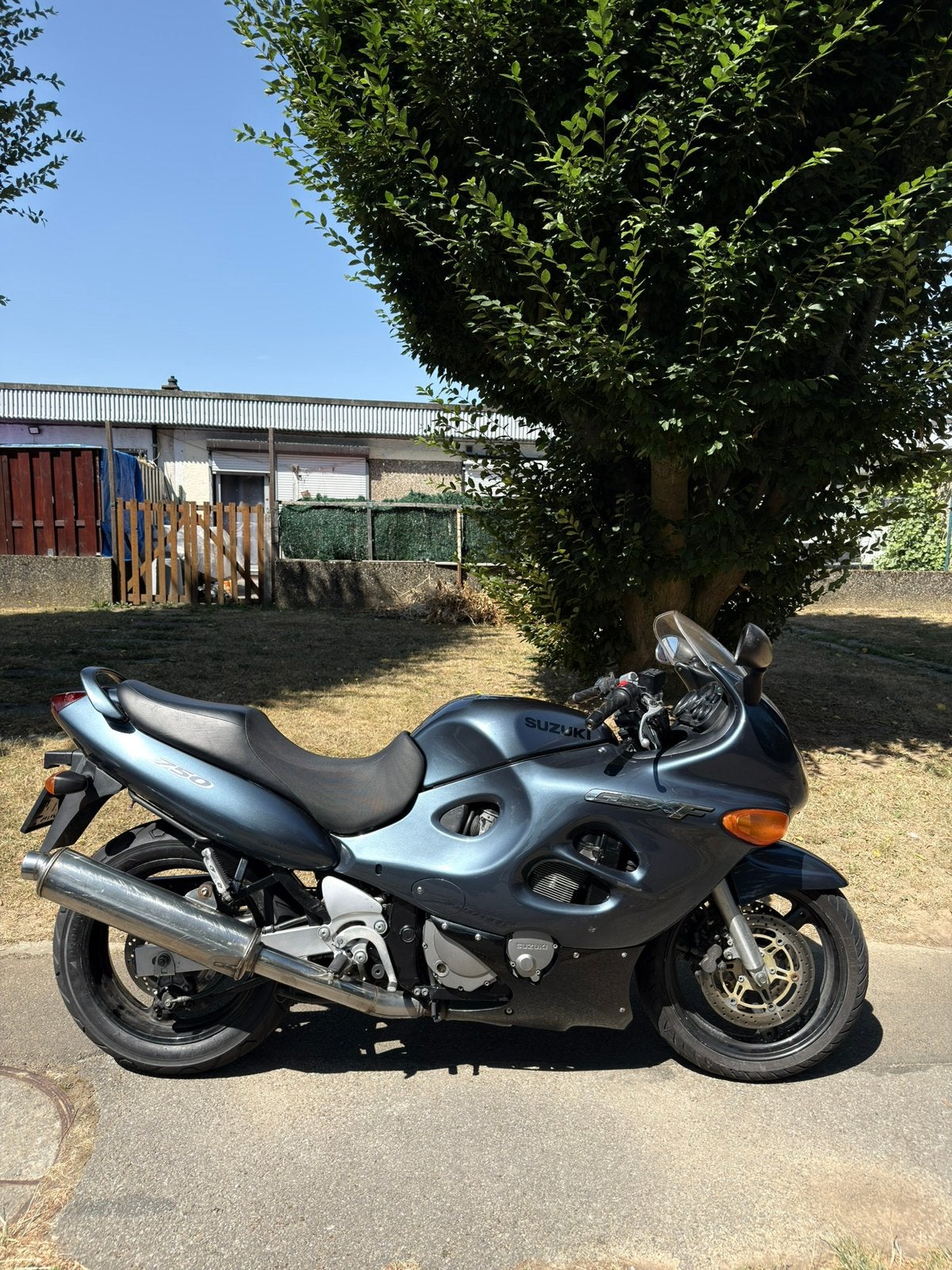 Suzuki gsx 750 f ct ok, Motos, Motos | Suzuki, Particulier