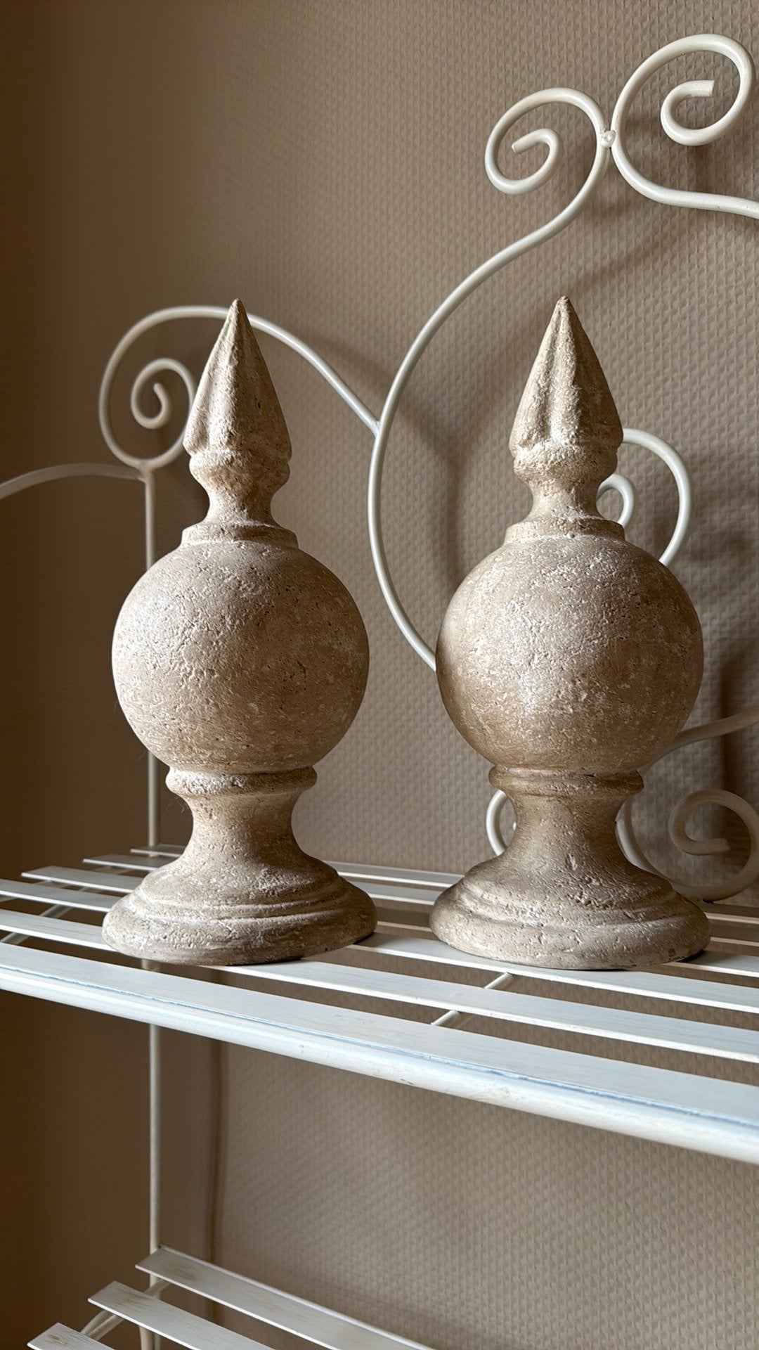 Decoration interieure ou exterieur en résine, Maison & Meubles, Enlèvement, Comme neuf, Beige