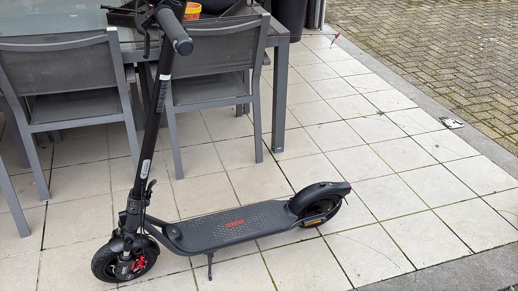 Ninebot elektrische step, Fietsen en Brommers, Steps, Ophalen, Zo goed als nieuw
