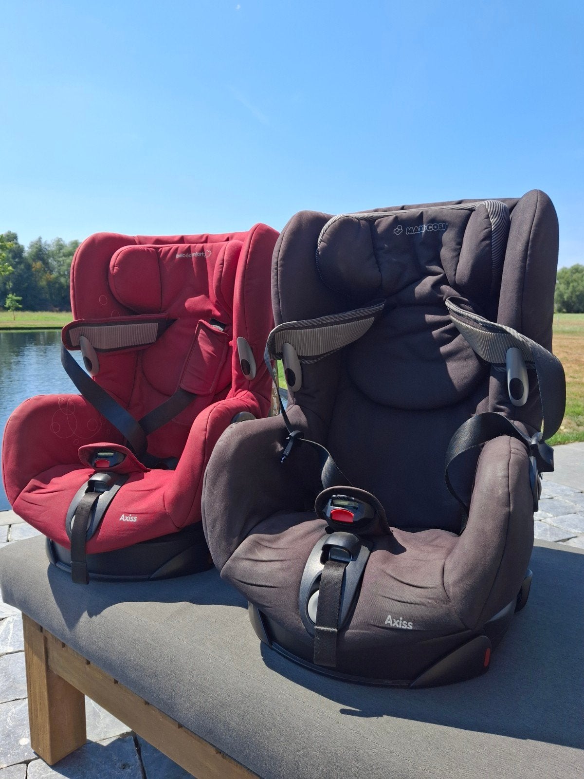 2 autostoelen maxicosi Axiss 90 draaibaar 1 zwarte en 1 rode, Kinderen en Baby's, Ophalen of Verzenden, Gebruikt, Overige typen