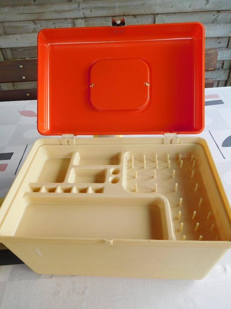 naaibox, Ophalen, Zo goed als nieuw