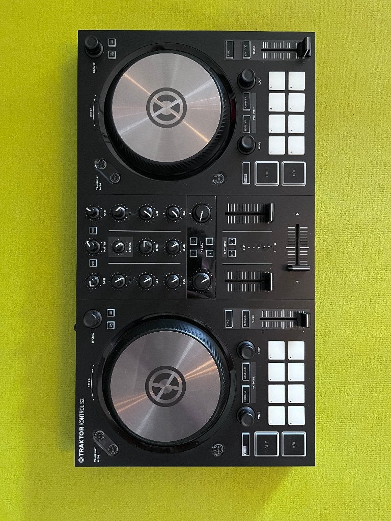 Native Instruments Traktor Kontrol S2 MK3, Muziek en Instrumenten, Ophalen, Zo goed als nieuw, Dj-set, Overige merken