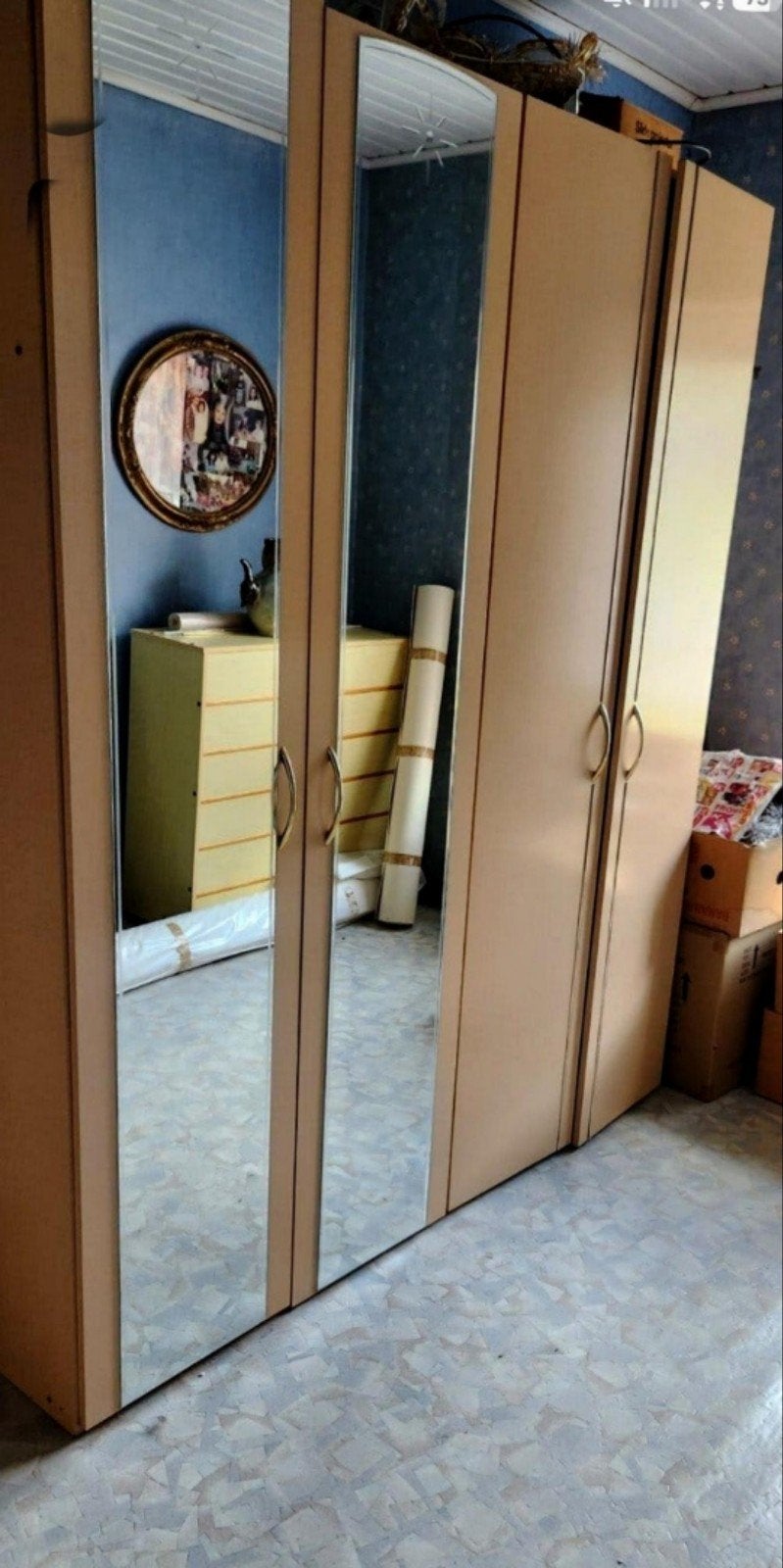 garde-robe 4 portes
Possibi, Enlèvement