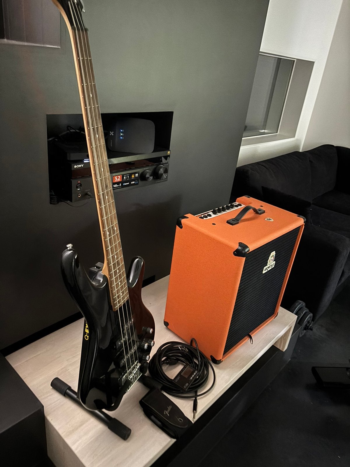Bas gitaar en versterker, Muziek en Instrumenten, Ophalen, Zo goed als nieuw