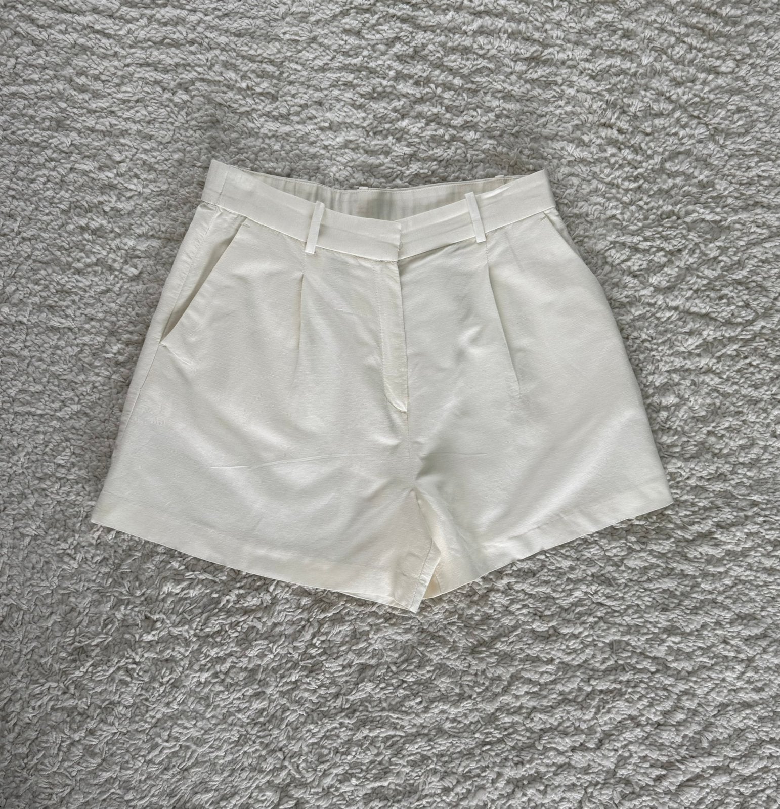 Bermudes, Neuf, Taille 38/40 (M), Enlèvement ou Envoi, Blanc