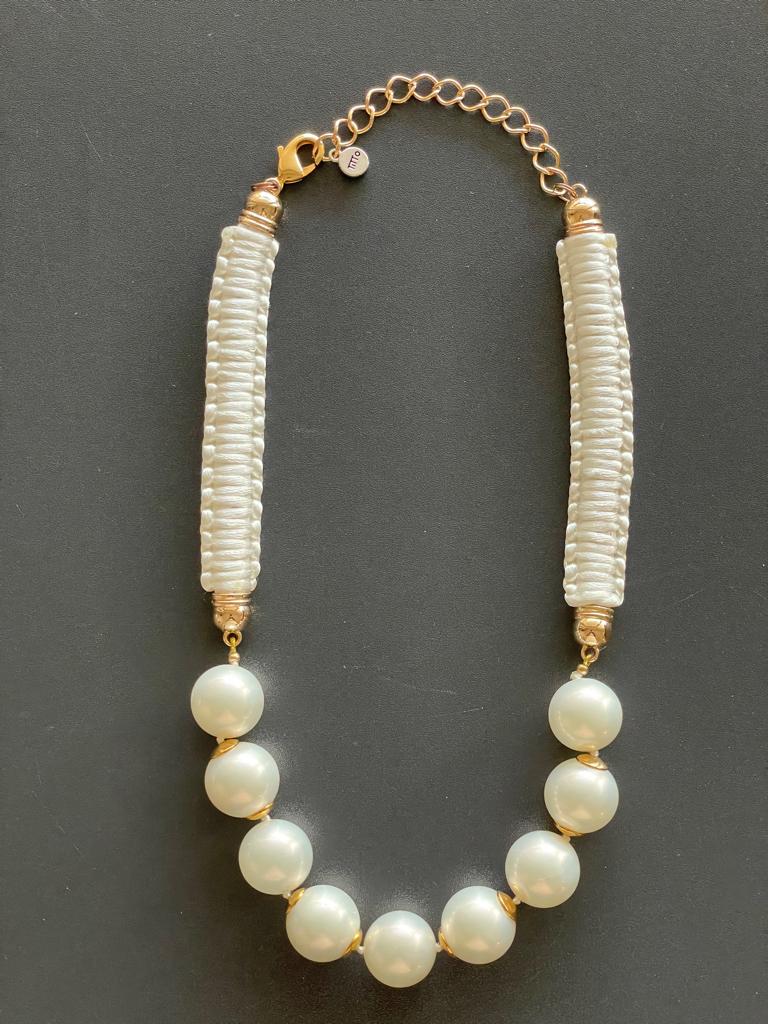 Vintage Halsketting "TITTO", Handtassen en Accessoires, Kettingen, Overige materialen, Verstelbaar, Wit, Ophalen of Verzenden
