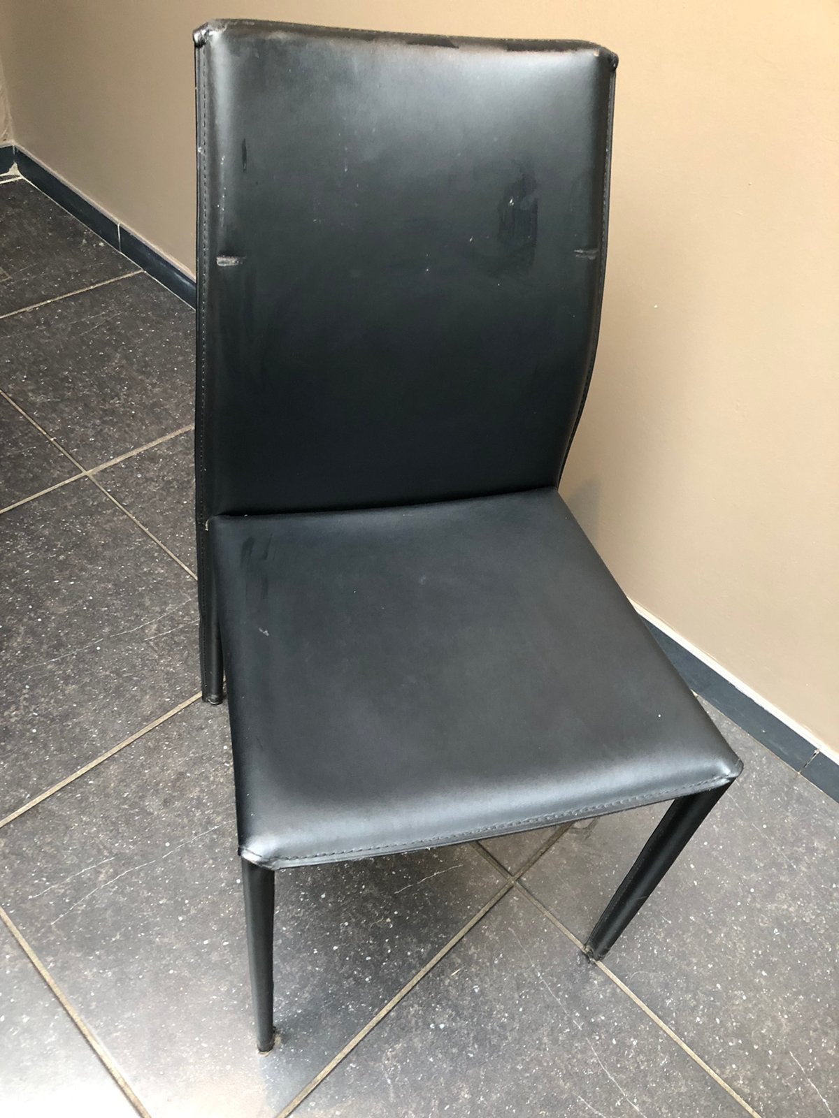 4 stoelen 3 euro !!!!!!!!!!!!!!!!!!!!!!!!!!!!!!!!!!!!!!, Huis en Inrichting, Stoelen, Ophalen, Gebruikt, Zwart