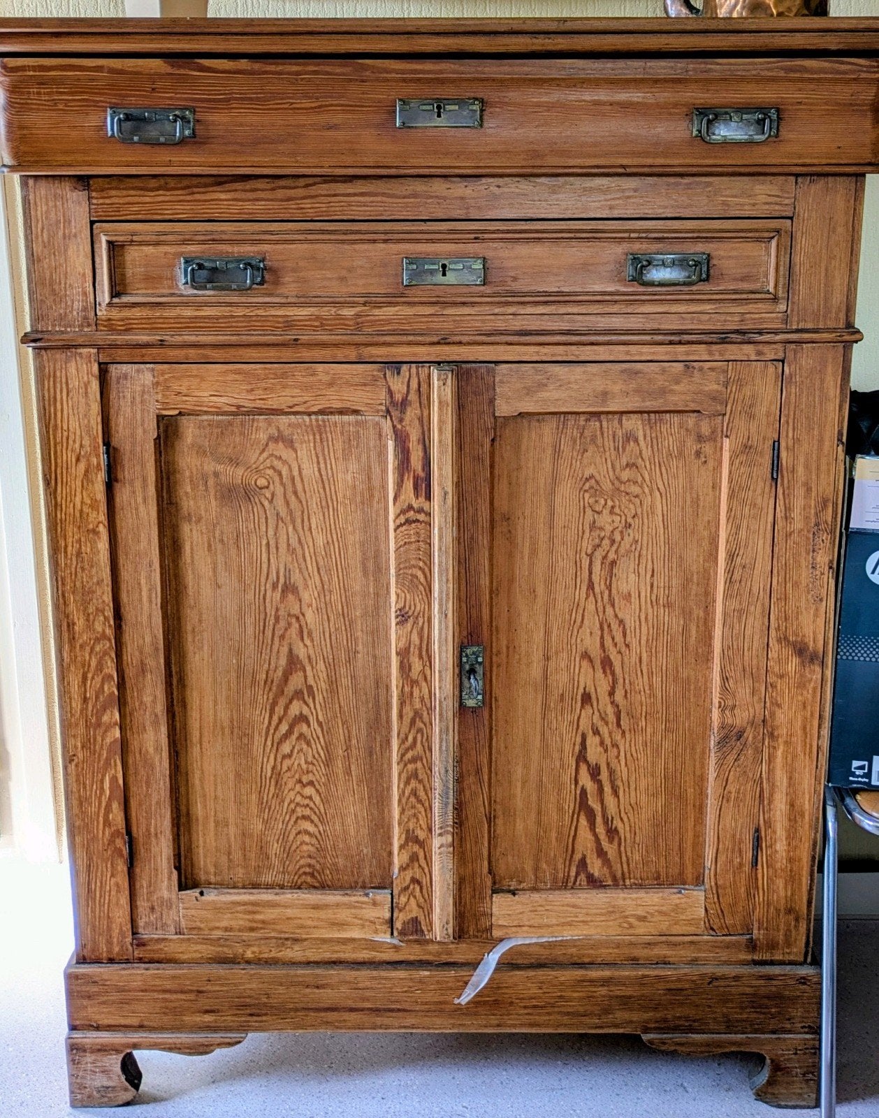 Karakteristieke antieke eiken kast / commode, Antiek en Kunst, Ophalen