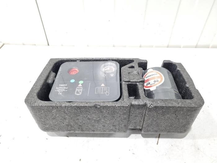 Banden reparatieset van een BMW 2-Serie, Gebruikt, -, -, Ophalen of Verzenden