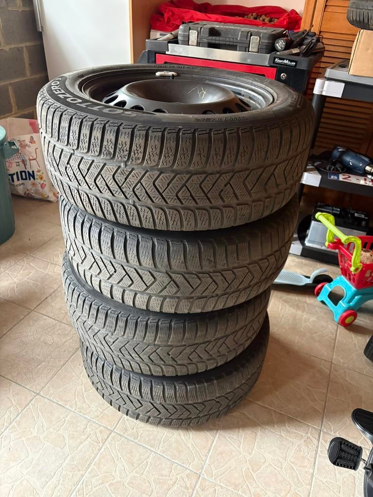 Pneu jantes 235 55 17 150€, Autos : Pièces & Accessoires, Enlèvement ou Envoi, Jante(s)