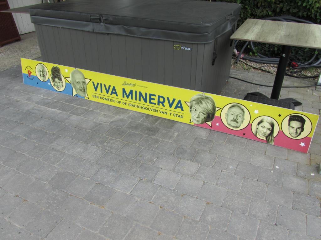 Het Achterland - Viva Minerva - plexi reclamebord !, Collections, Marques & Objets publicitaires, Utilisé, Panneau publicitaire