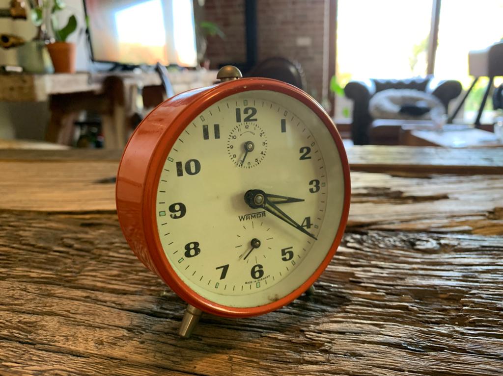 Vintage wekker Wamda Germany - klok. Opwindbaar, Ophalen of Verzenden