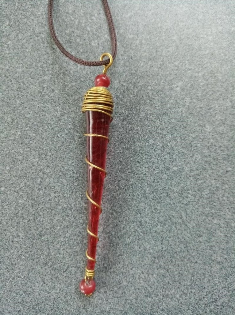 groot gekleurde vol- glas hanger (11cm) rood - goudkleur, Antiek en Kunst, Ophalen of Verzenden