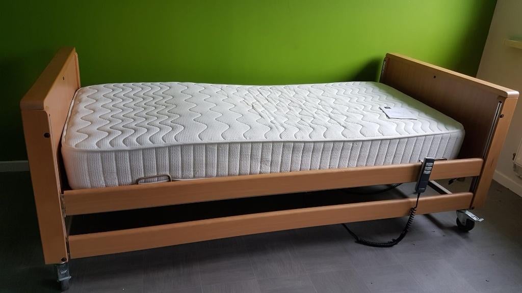 Ziekenhuisbed elektrisch verstelbaar, Diversen, Ophalen, Zo goed als nieuw