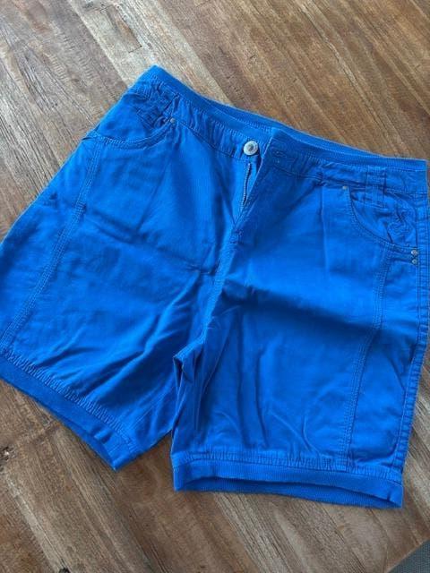 Short vintage maat 40, Kleding | Dames, Broeken en Pantalons, Maat 38/40 (M), Kort, Blauw, Ophalen of Verzenden
