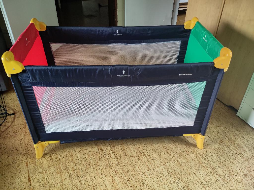 Lit de voyage avec matelas, Enlèvement, Utilisé, Lit de voyage