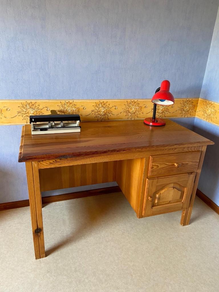Bureau met Lade (Grenen) - Ideaal voor student of kot!, 121 cm, Utilisé, Bureau-armoire combiné, Bois