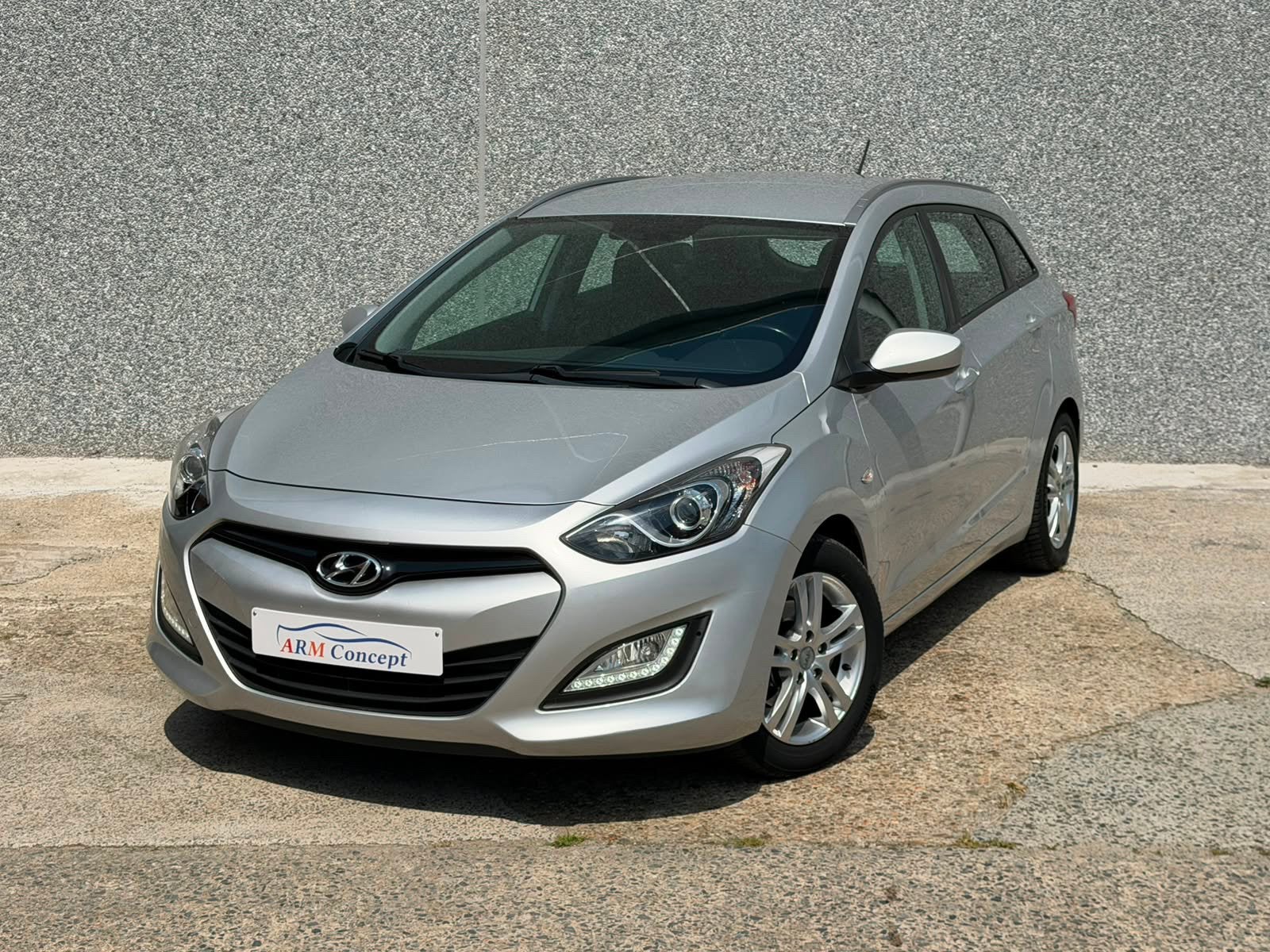 Hyundai i30 Break 1.4 Essence 2014 GARANTIE 12 Mois, Autos, Achat, Entreprise, Boîte manuelle, 5 portes