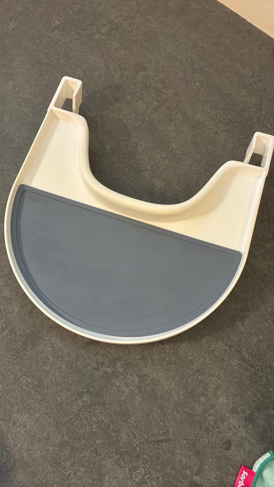 Set van Stokke tripp trapp tafelblad en mushie placemat, Ophalen of Verzenden, Zo goed als nieuw