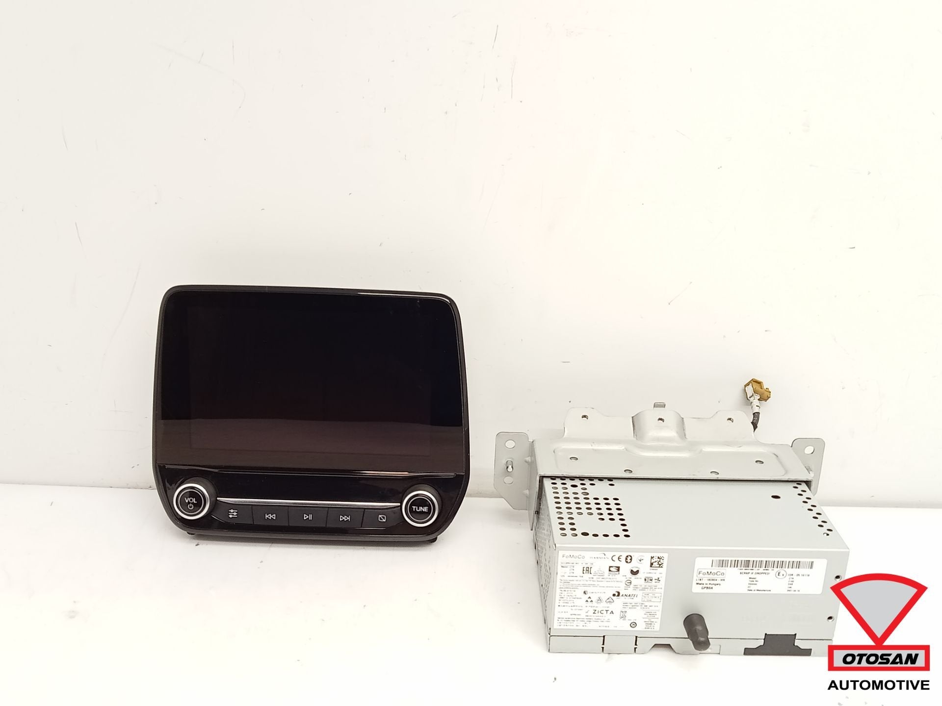 Syst me de navigation multim dia Ford Fiesta MK8 L1BT18D804H, Info@ford.com, Ford Motor Company, American Road 1
48126  Dearborn