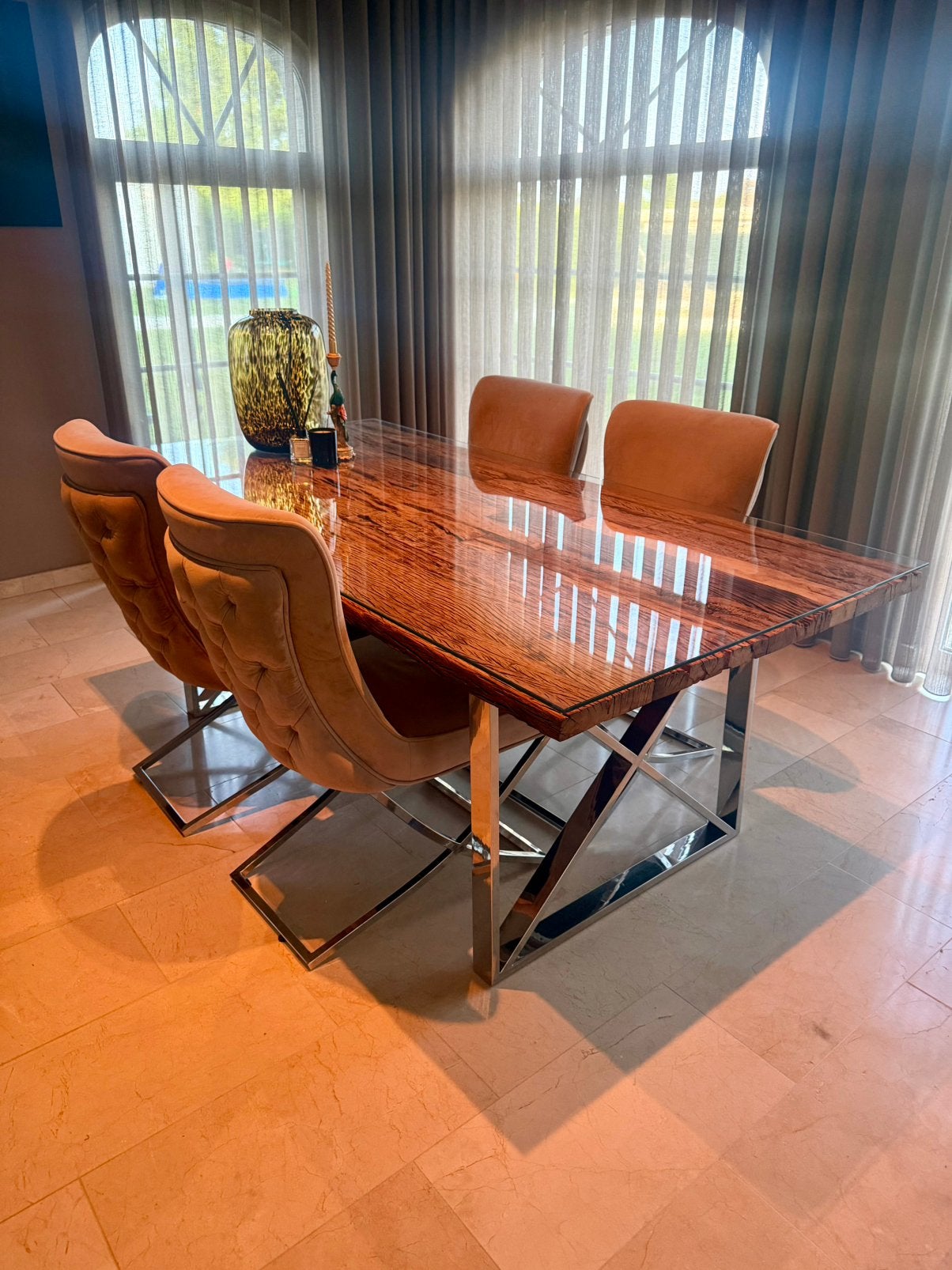 Moderne eettafel met glazen blad en 4 stoelen, Huis en Inrichting, Complete eetkamers, Gebruikt, 4 tot 6 stoelen, Ophalen
