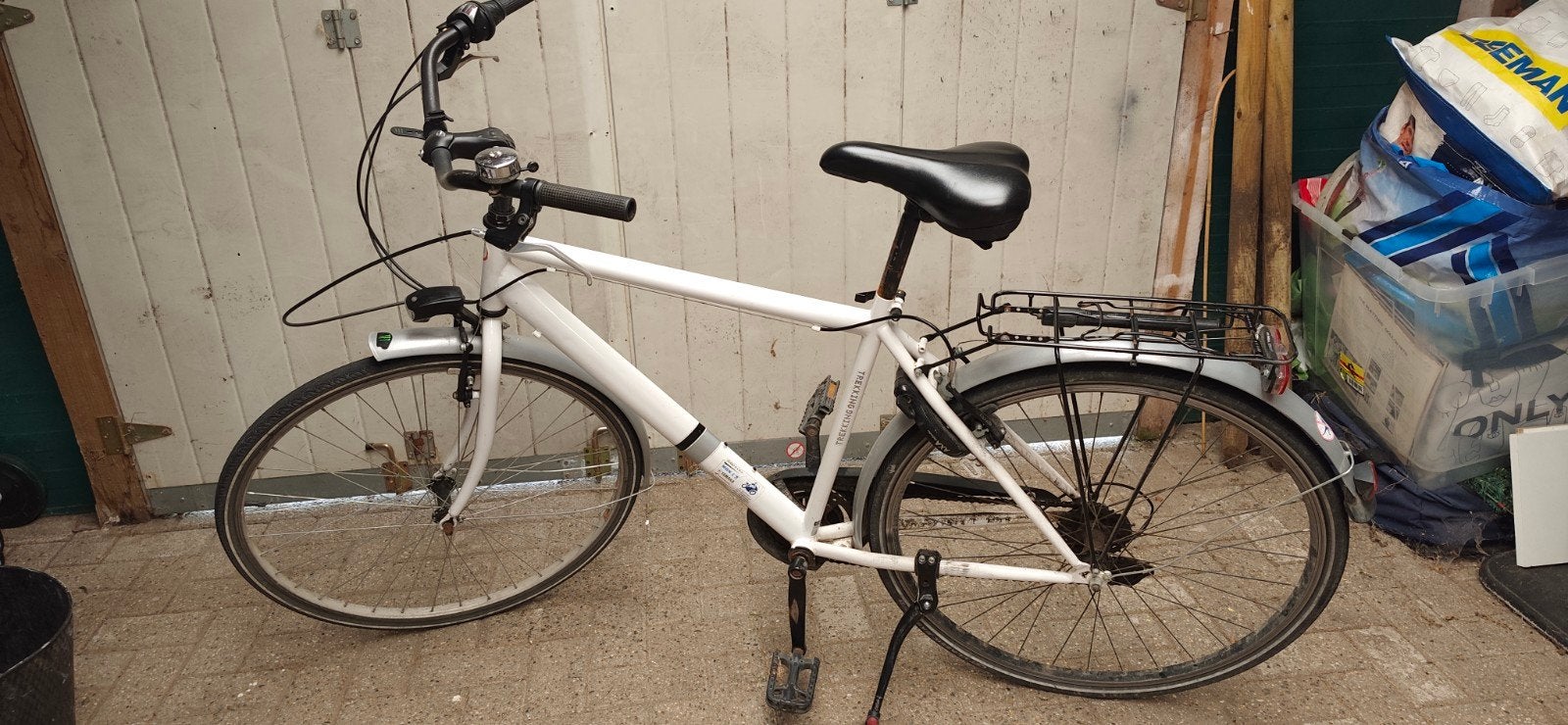 herenfiets voor op kot bv, Enlèvement
