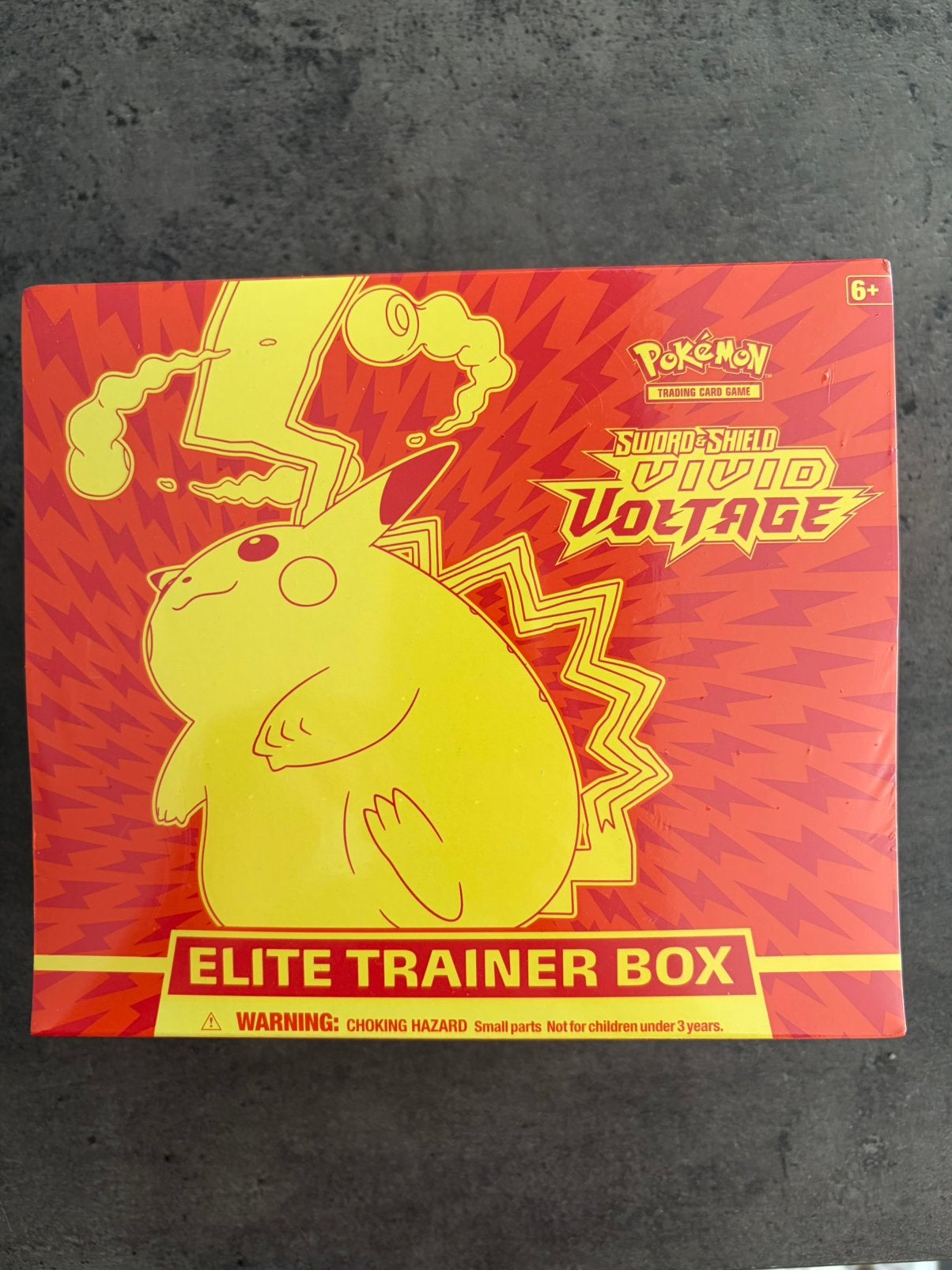 Pokemon Vivid Voltage Elite Trainer Box, Ophalen, Zo goed als nieuw
