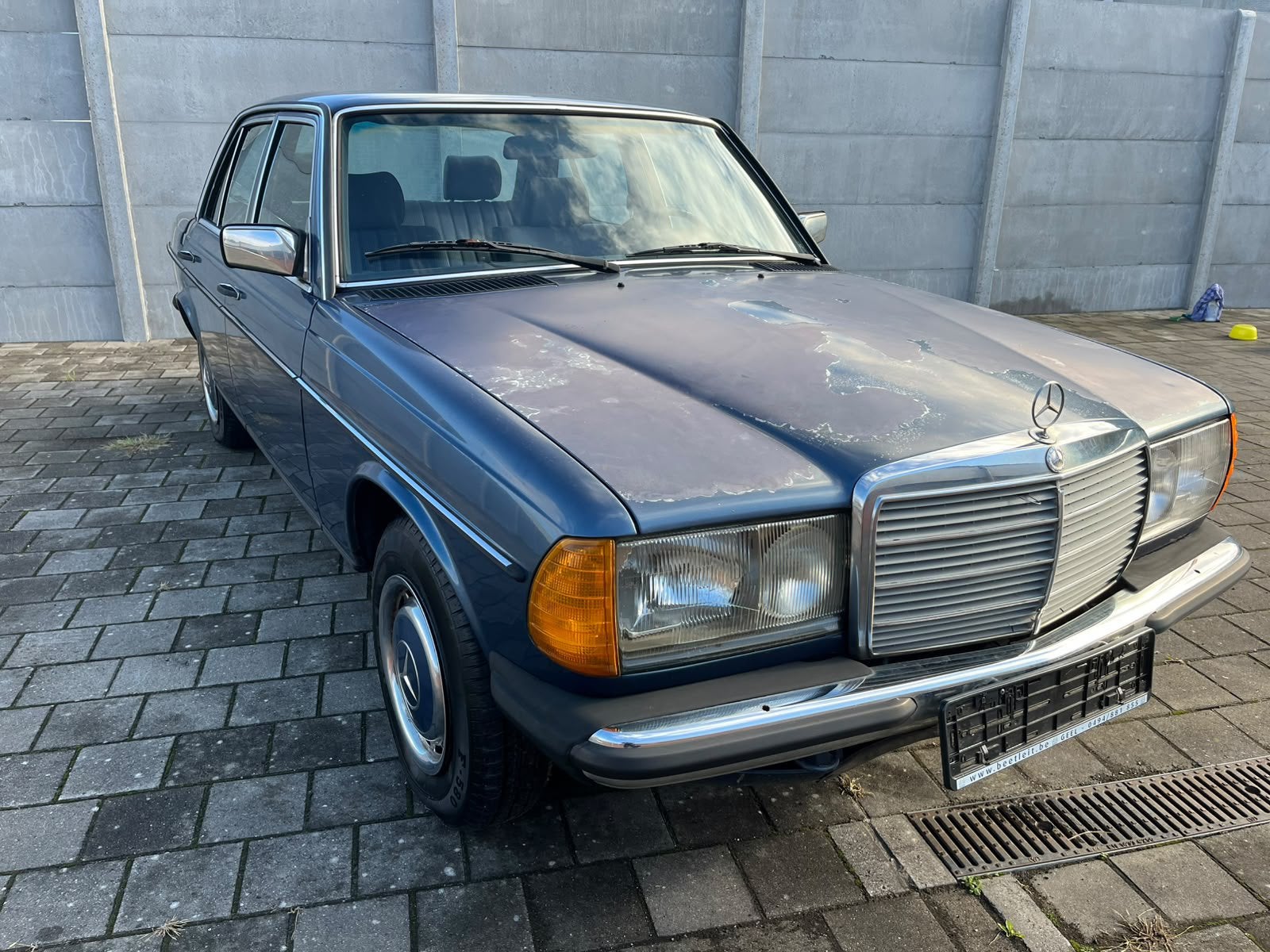 Mercedes-Benz 240D — 1983 — Bleu foncé, Autos, Euro 2, Autres modèles, 2400 cm³, Entreprise