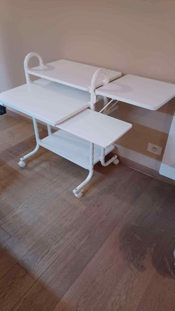 GRATIS Compacte computertafel op wieltjes, Gebruikt, Hout, 70 cm, Computerbureau