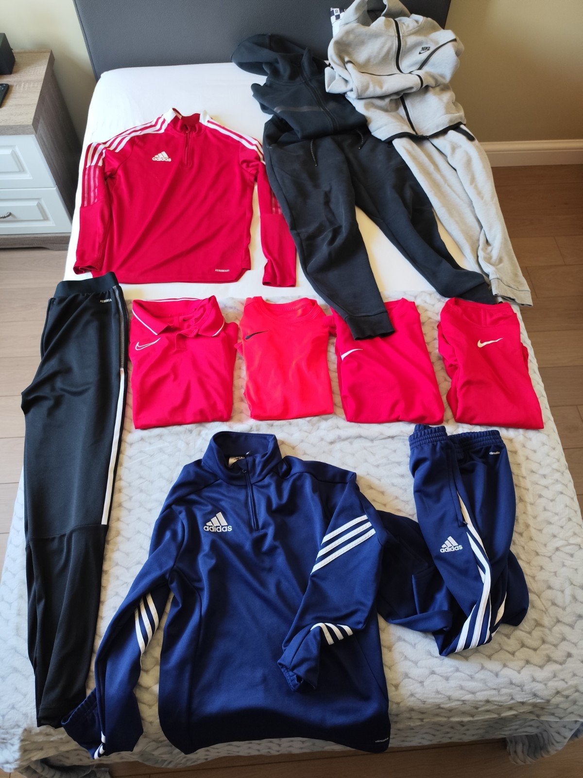 Voetbaltrainingpakket NIKE TECH / ADIDAS 164-170/ +12Y - 15Y, Ophalen