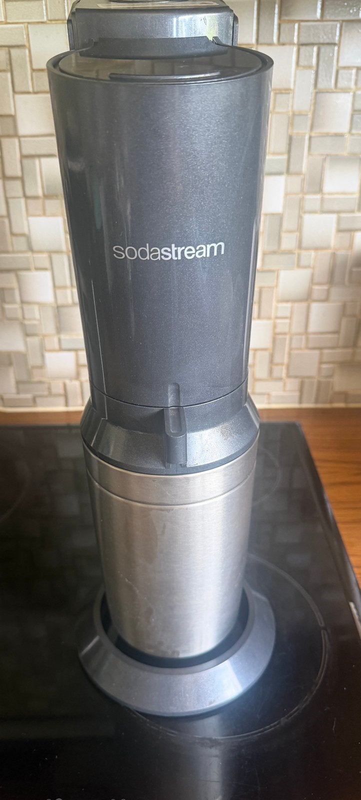 Soda stream. Met 1 glazen fles. En 5 gasflessen., Ophalen, Gebruikt