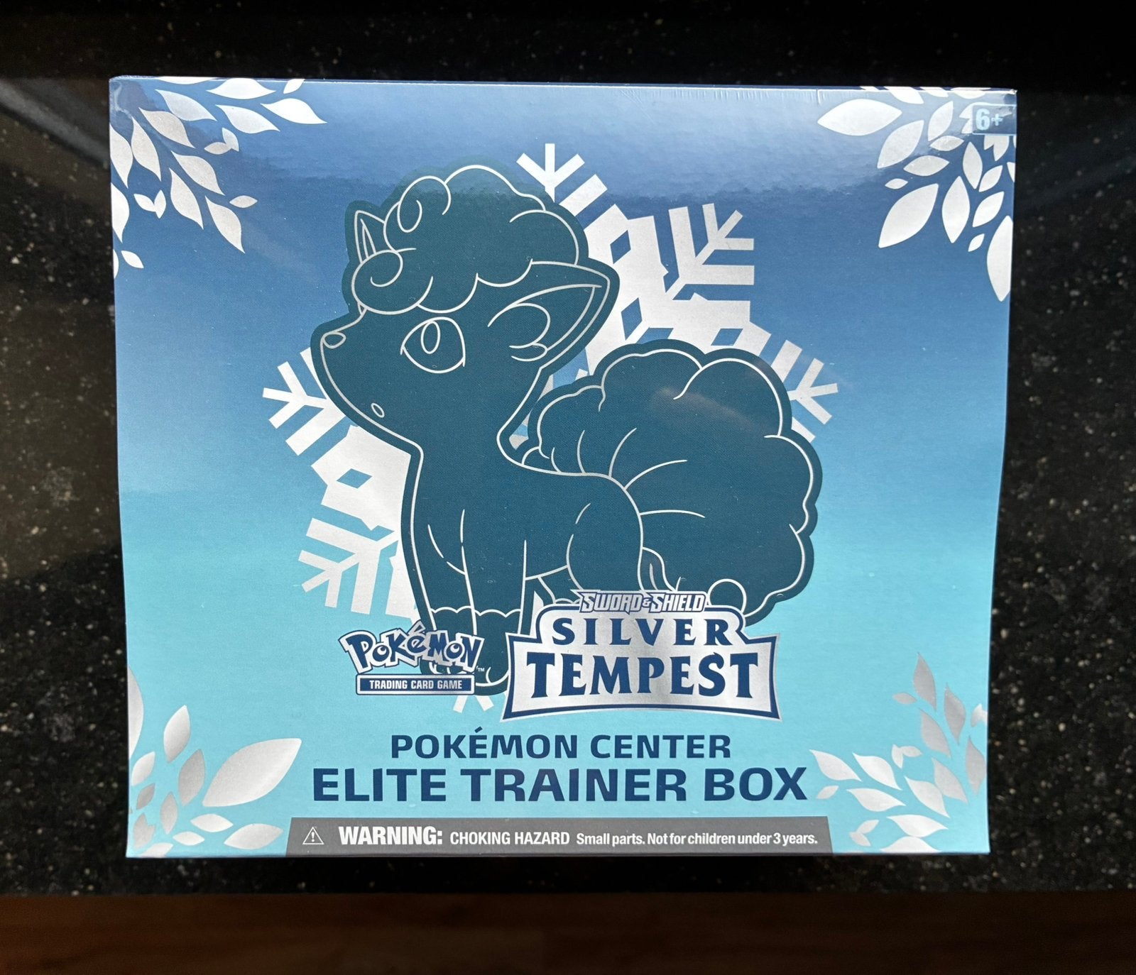 Silver Tempest Pokémon Center Elite Trainer Box, Ophalen of Verzenden, Nieuw, Boosterbox, Foil