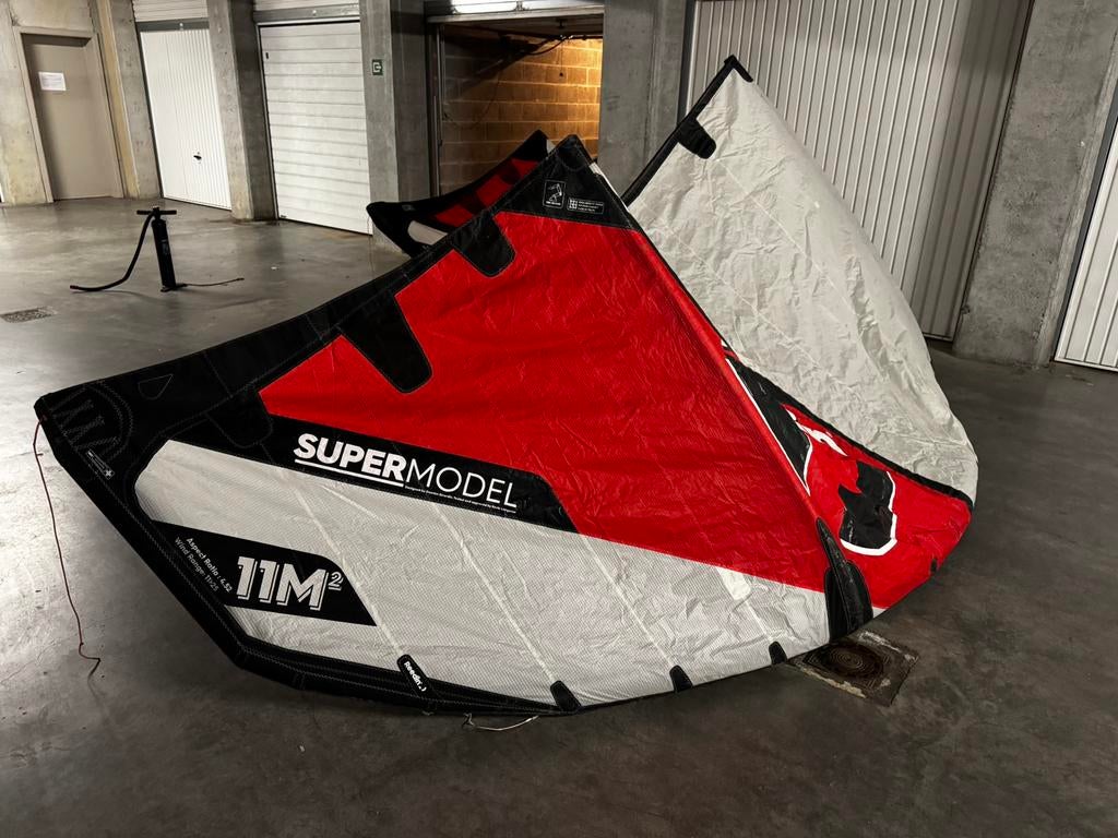 Reedin Supermodel 11m2, Ophalen, Gebruikt, Kitesurf-set, Geen board