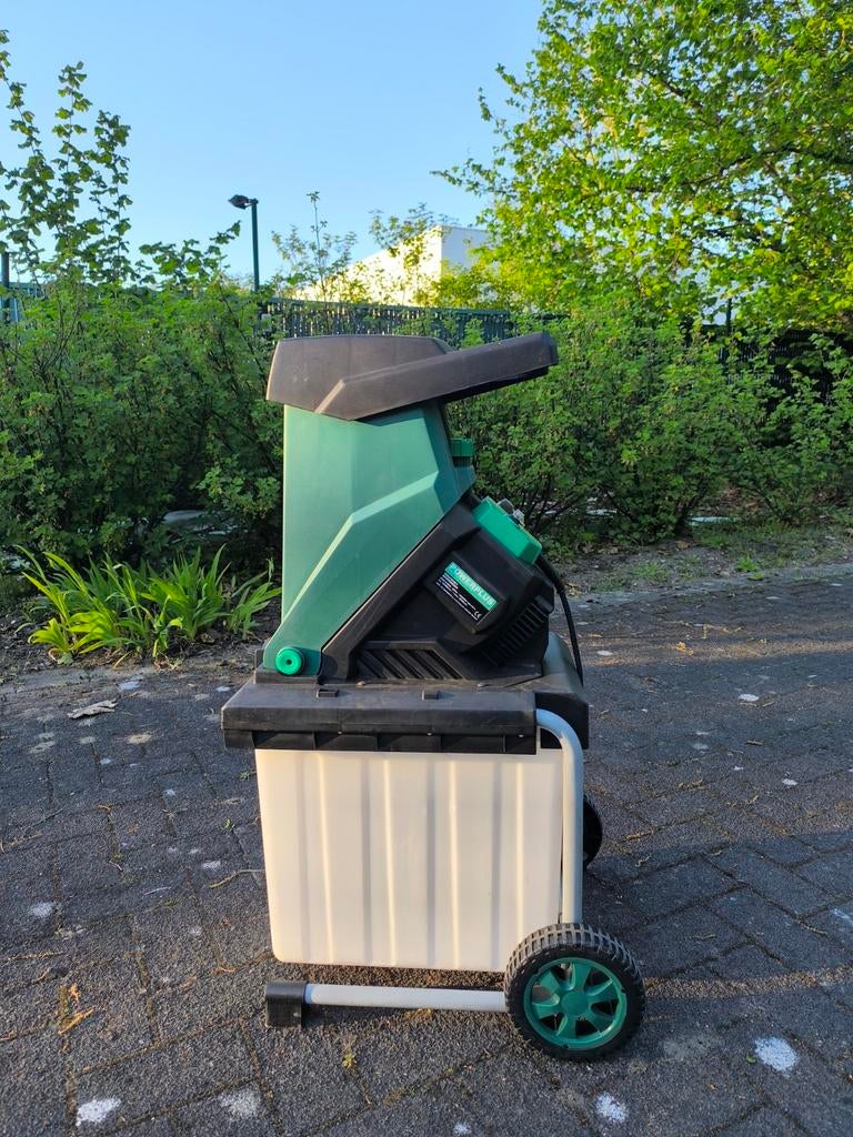 3 outils de jardinage électriques à vendre, voir description, Électrique, Sac de ramassage, Enlèvement, Utilisé