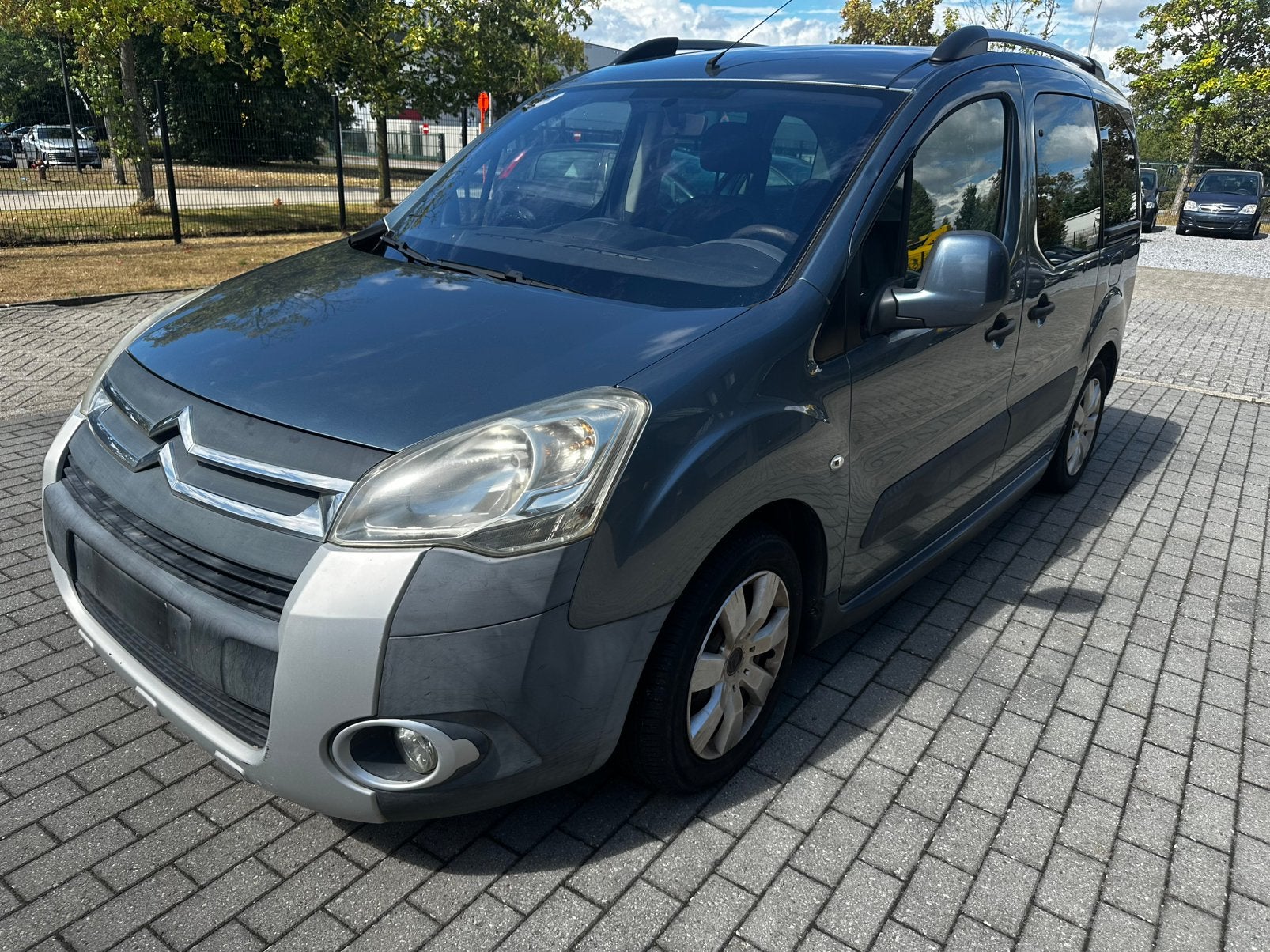 Citroen berlingo XTR 2010, Autos, Achat, Capteur de lumière, Entreprise, 149 g/km