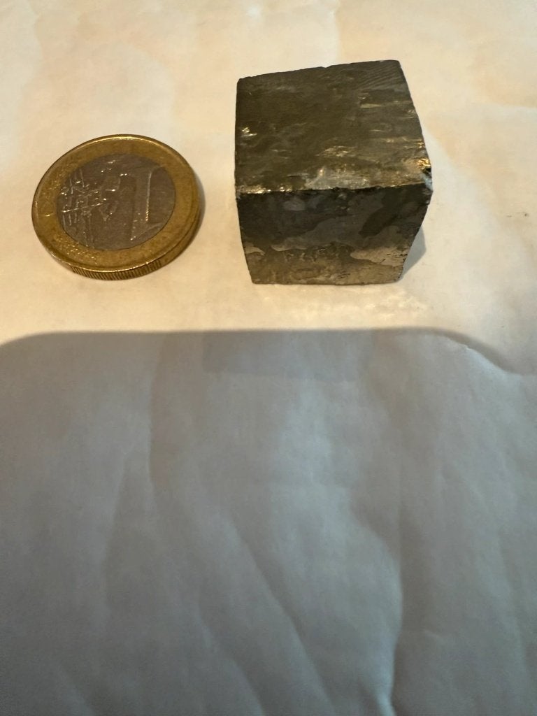Cube de pyrite doré Navajún Espagne 2,5 cm, Collections, Enlèvement ou Envoi, Minéral