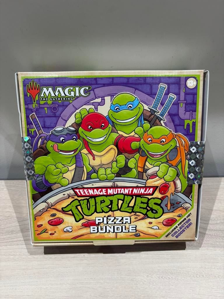 Boîte à pizza MTG Teenage Mutant Ninja Turtles collectionner, Enlèvement ou Envoi, Booster