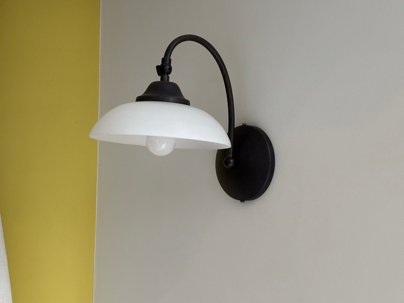 Lot de 2 lampes appliques finition bronze, Enlèvement, Comme neuf, Verre