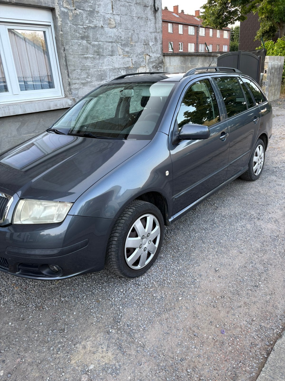 Skoda fabia 1.4tdi diesel pret a immatriculer avec carpass, Autos, Argent ou Gris, Achat, Boîte manuelle, Noir