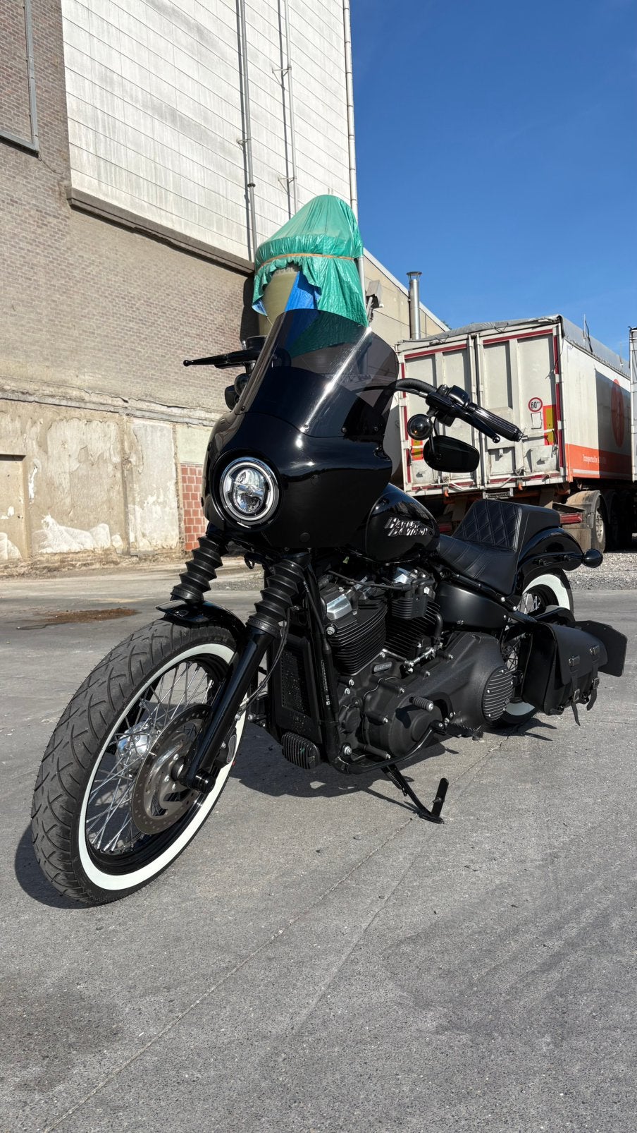 Harley Street Bob option complète qui fait tourner les têtes, Motos, Particulier, Éclairage LED