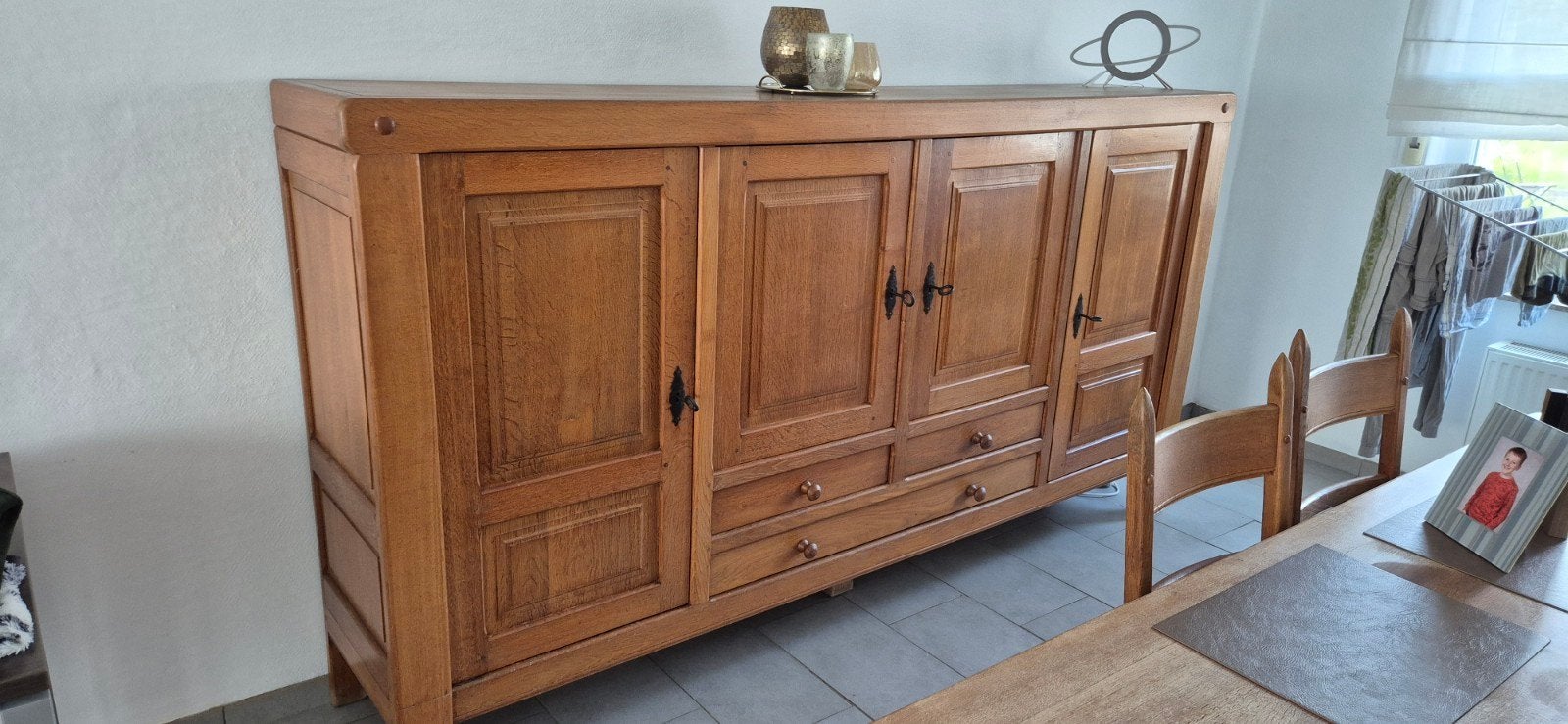 Oude houten kast living, Ophalen