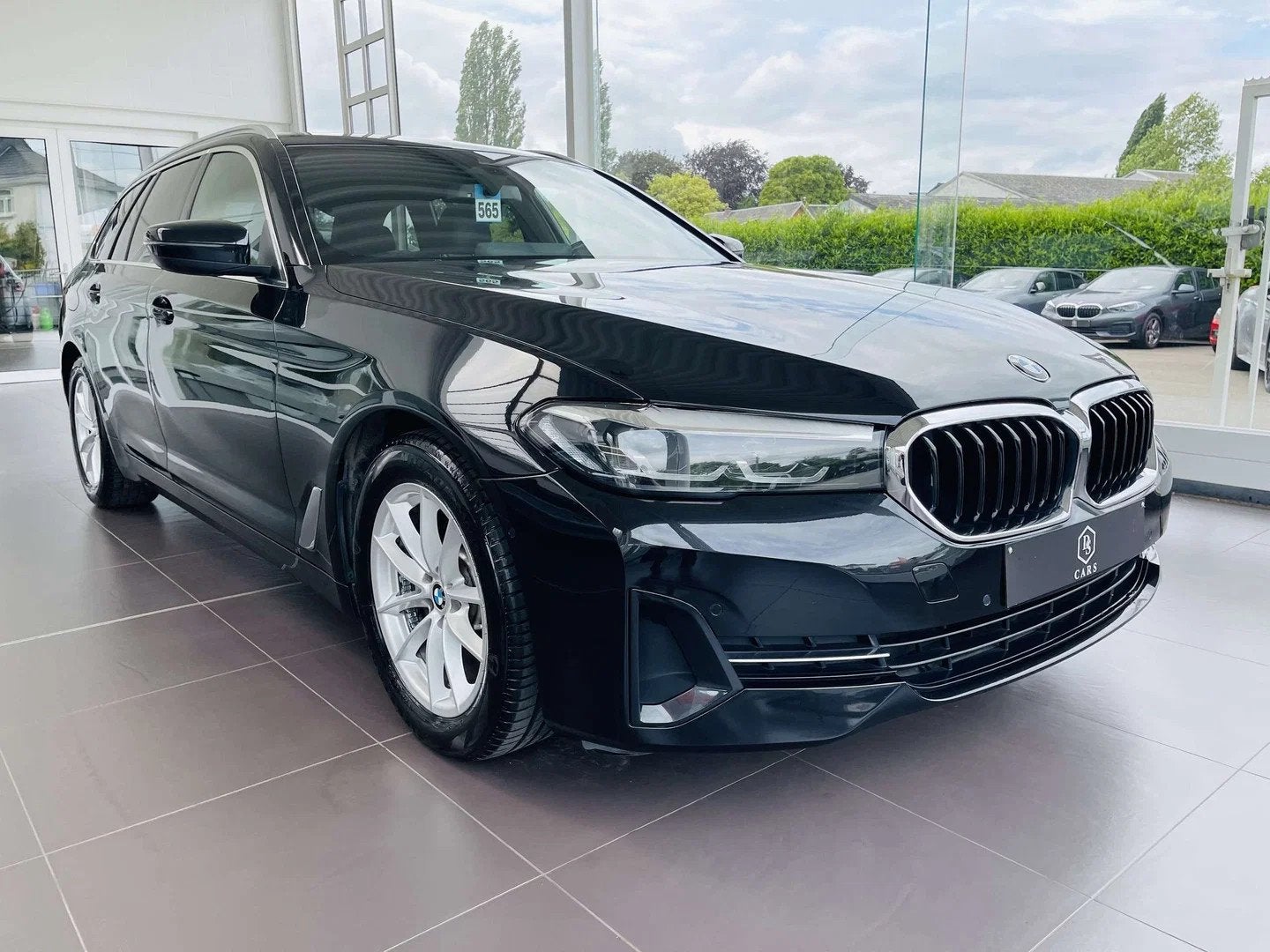 BMW 5 Serie 518 dA MHEV * GARANTIE + NEW LIFT + COCKPIT + LE, Auto's, 4 cilinders, Zwart, Leder, Bedrijf