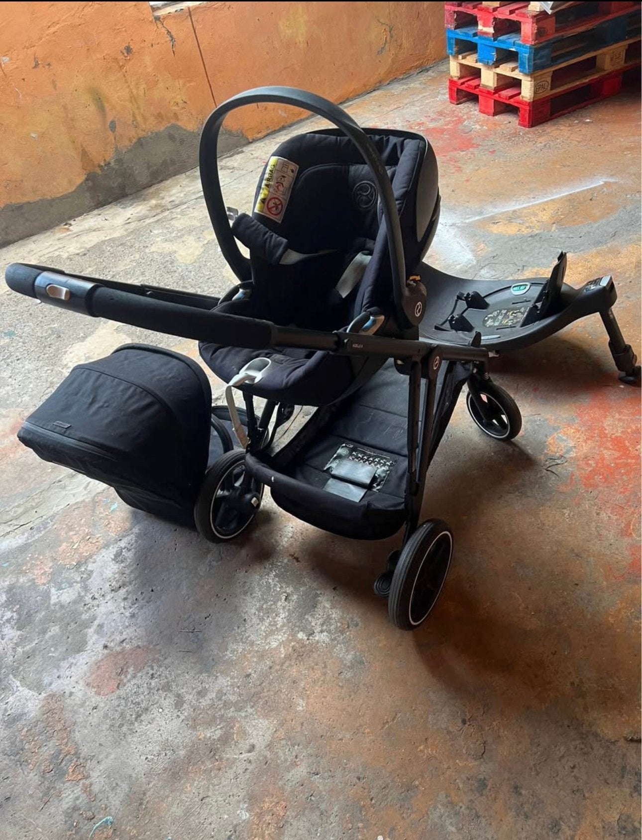 Cyber poussette… ISO FIX Cybex…Cosy Cybex, Enfants & Bébés, Poussettes & Combinaisons, Enlèvement, Comme neuf, Poussette