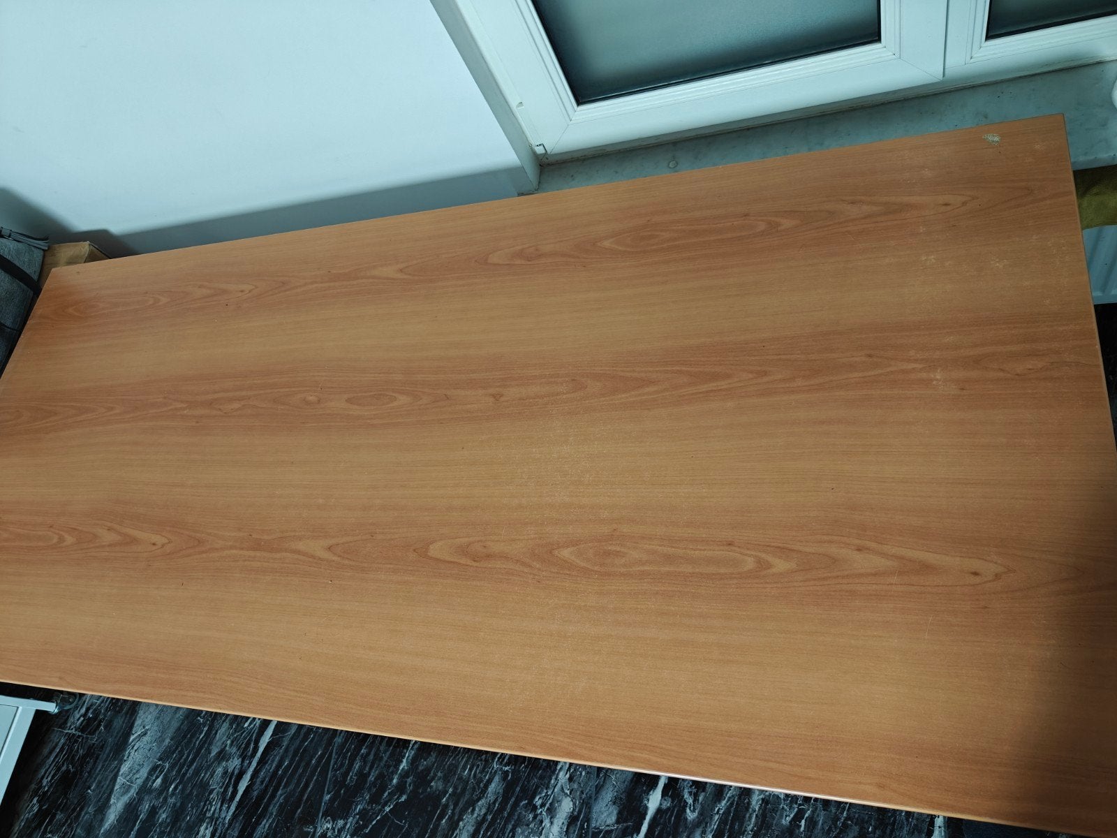 Grote bureau, Ophalen