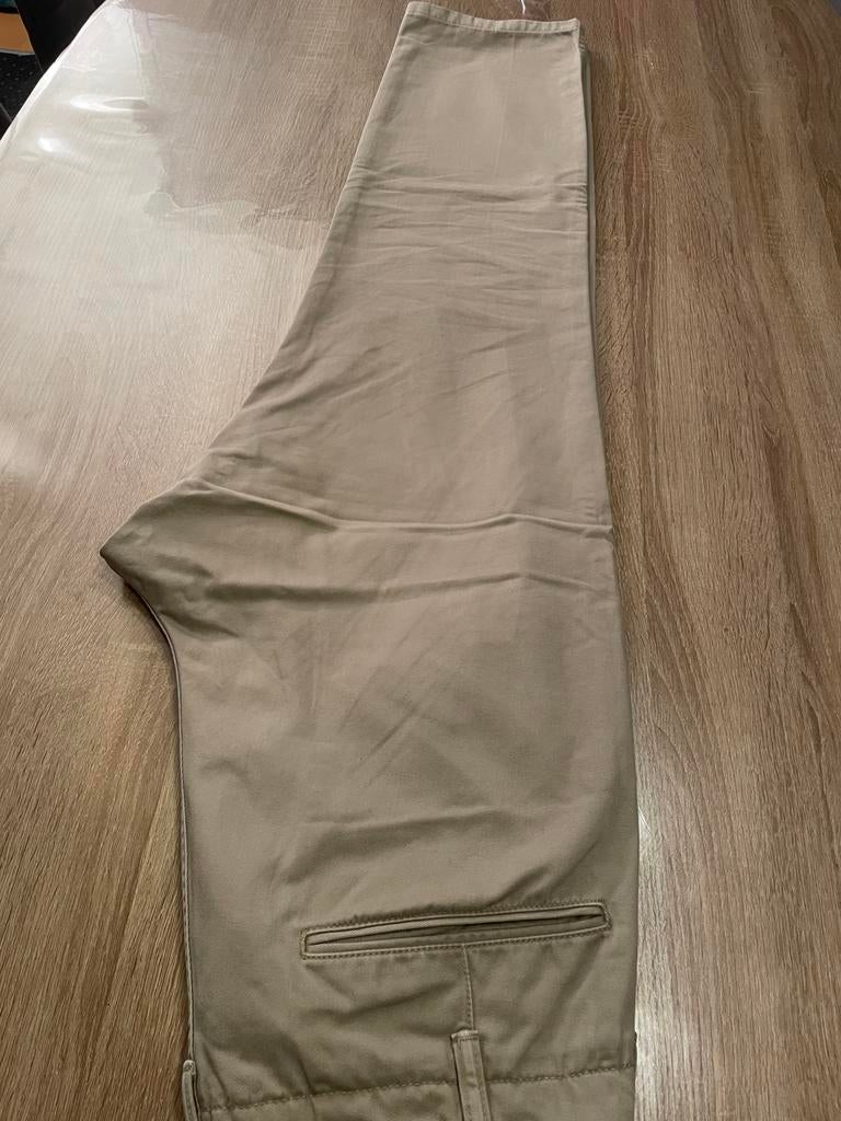 heren  broek – merk uniqlo - Beige – Maat 34/34, Ophalen of Verzenden, Zo goed als nieuw, Overige kleuren