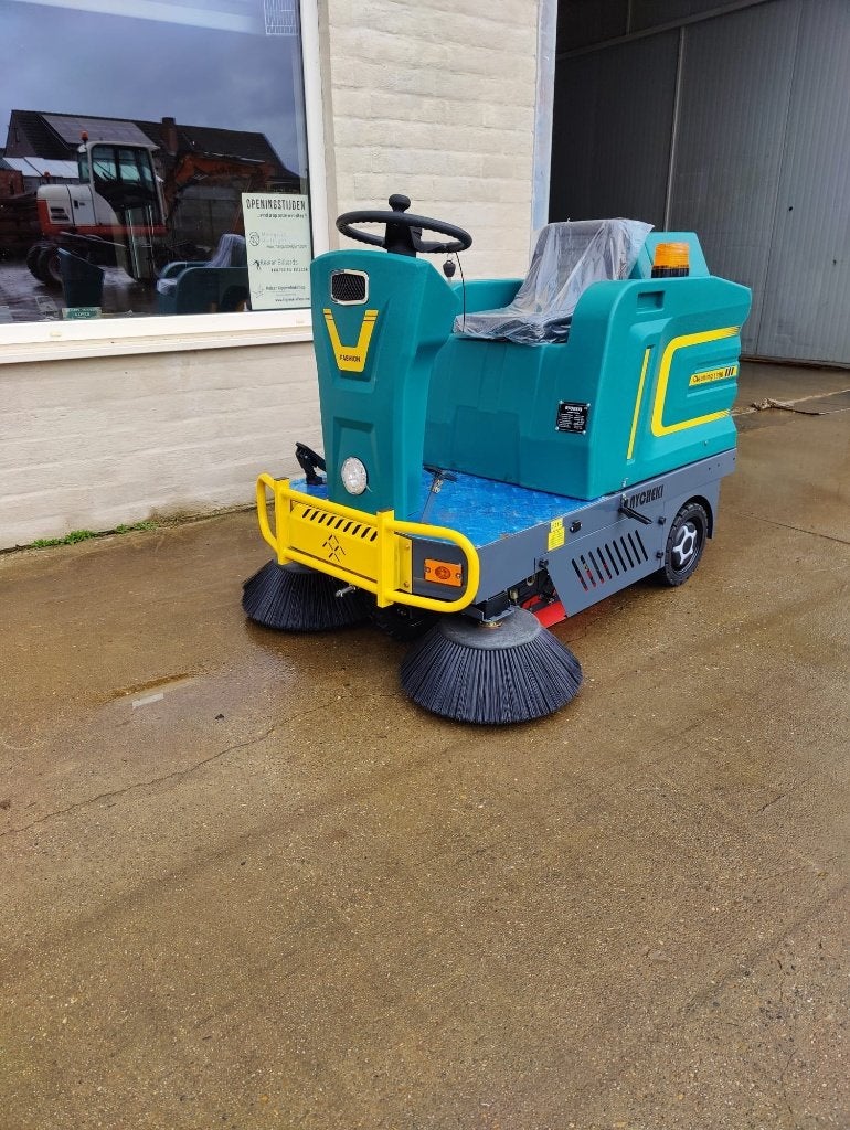 NIEUWE VEEG EN SCROBMACHINE 3800 €, Tuin en Terras, Veegmachines, Nieuw, Ophalen