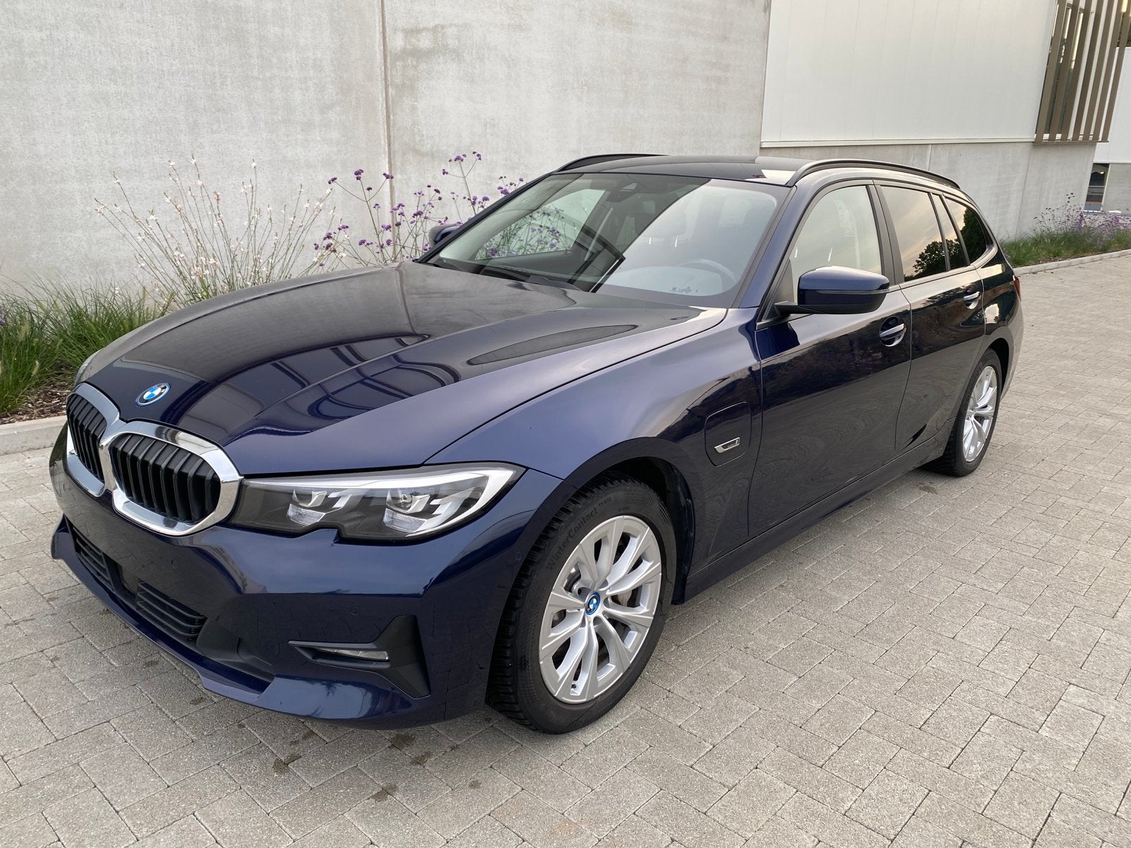 BMW 330e TOURING - BUSINESS PACK, https://public.car-pass.be/vhr/fcd20670-051d-4de8-854d-4bc532c184a1, Achat, Phares entièrement LED