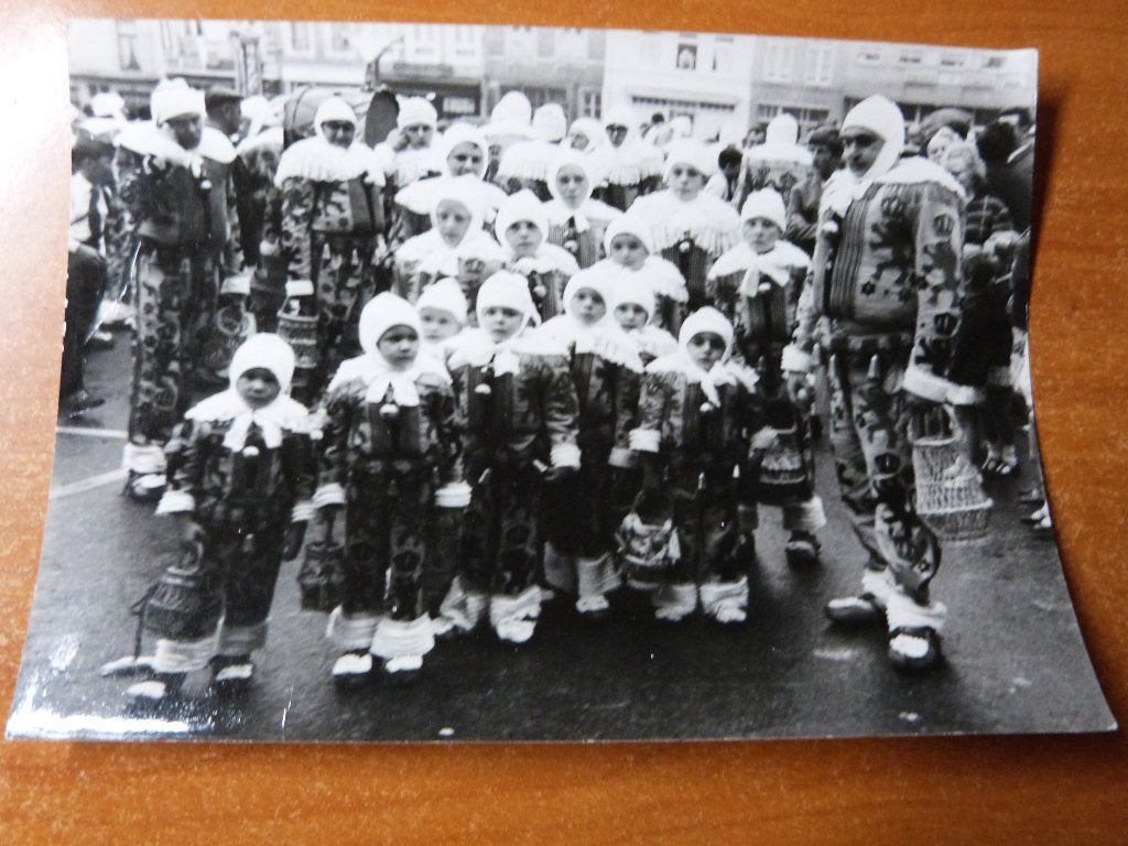 Persfoto Press 1970-78 Gilles Gosselies Binche Gille, Photo, Costume traditionnel, Comme neuf, 1960 à 1980