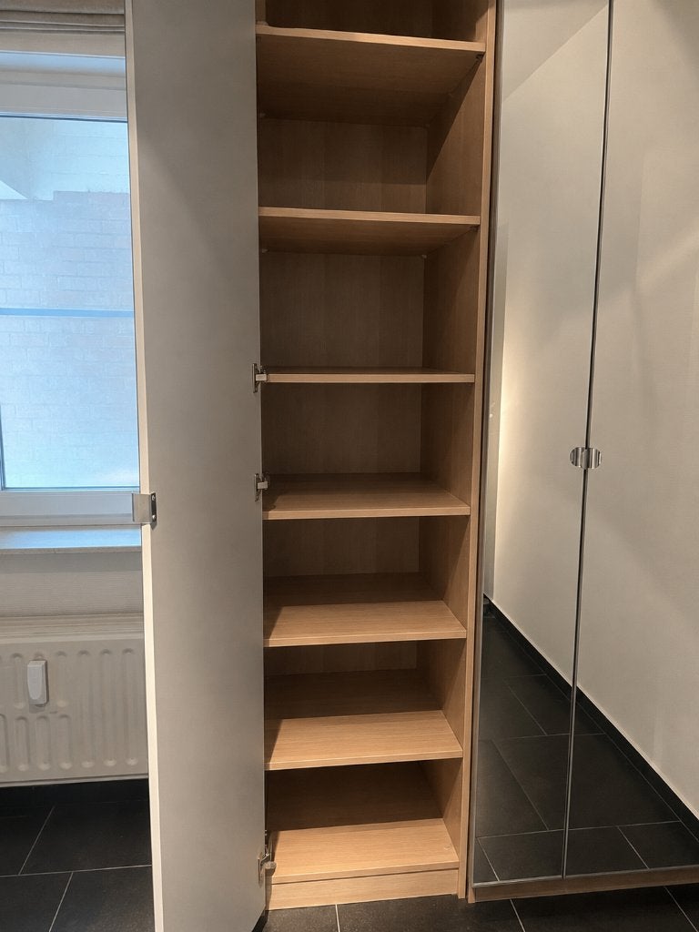 Kast, Ophalen, Zo goed als nieuw, Met deur(en), 200 cm of meer